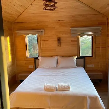 Dağ evi Doganin Icinde Lueks Jakuzili Balayi Bungalovu